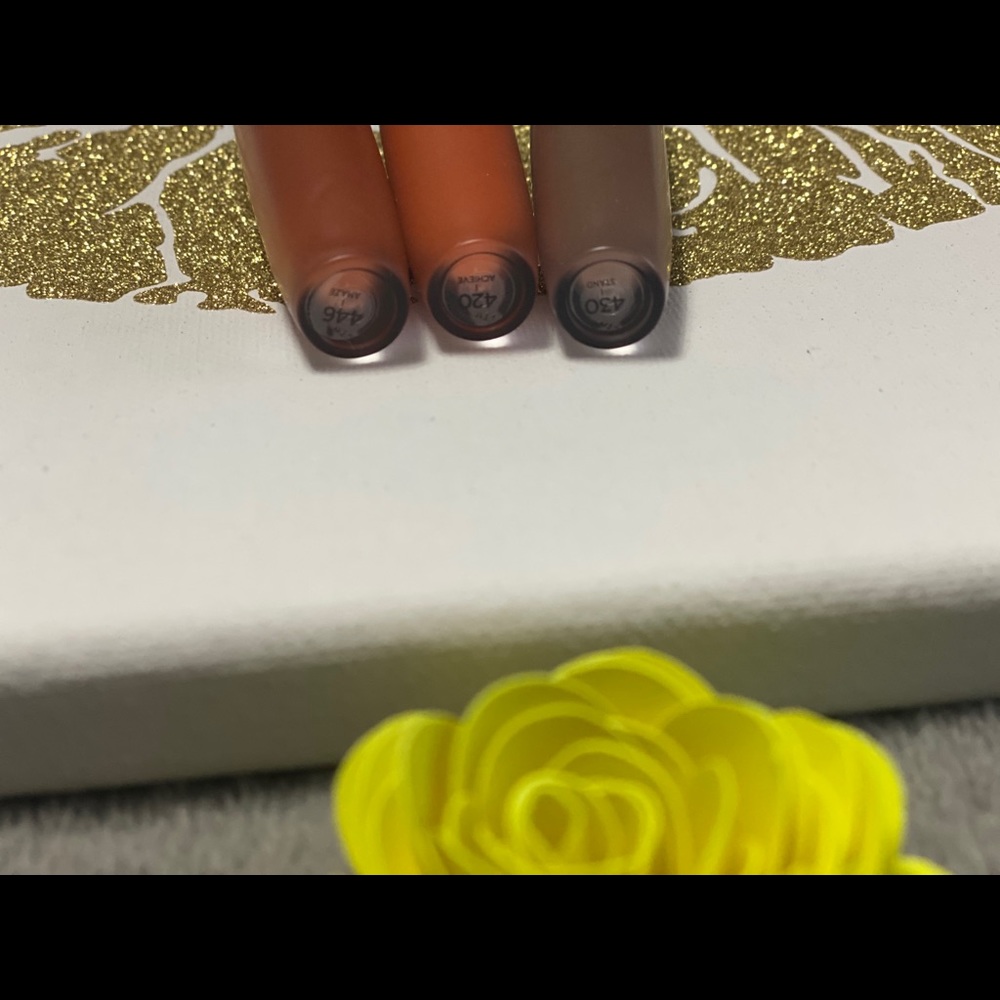 Bundle of 3 Lip MatteColor& GoldLip Glitter Canvas - Picture 8 of 8